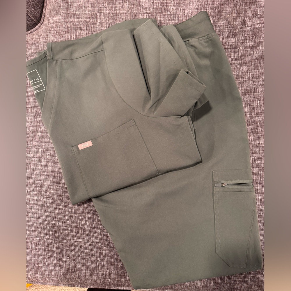 Figs Women's bonsai scrub set
